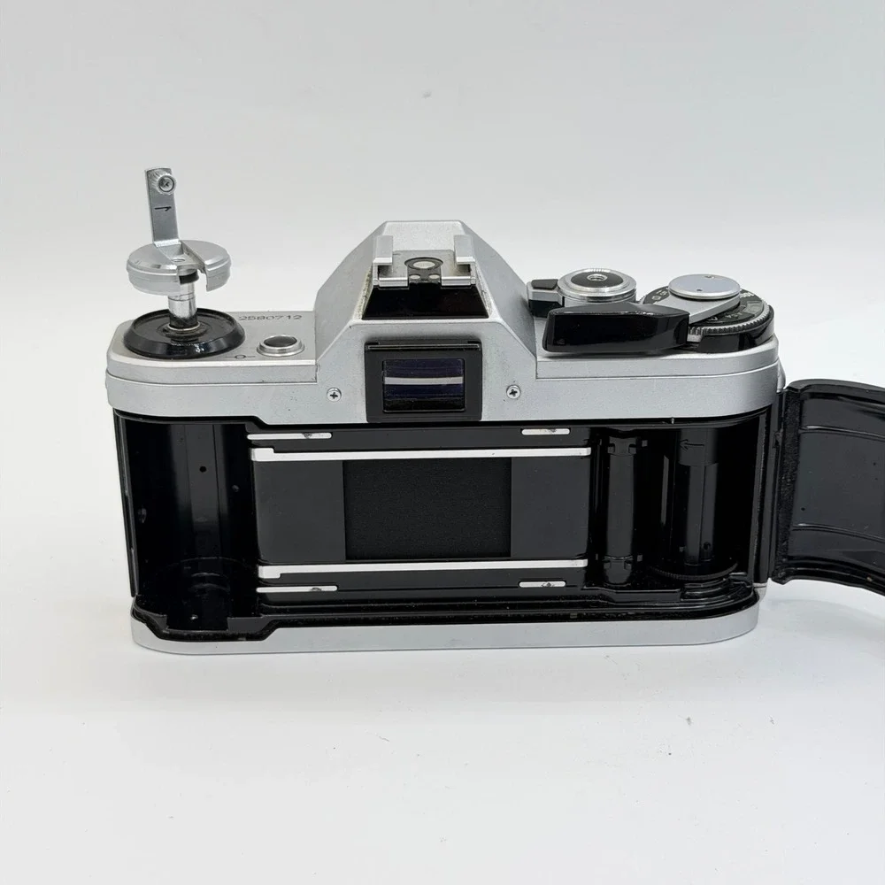 Canon AE-1 35mm Film SLR Camera Body Silver Black Vintage Serial 2580712